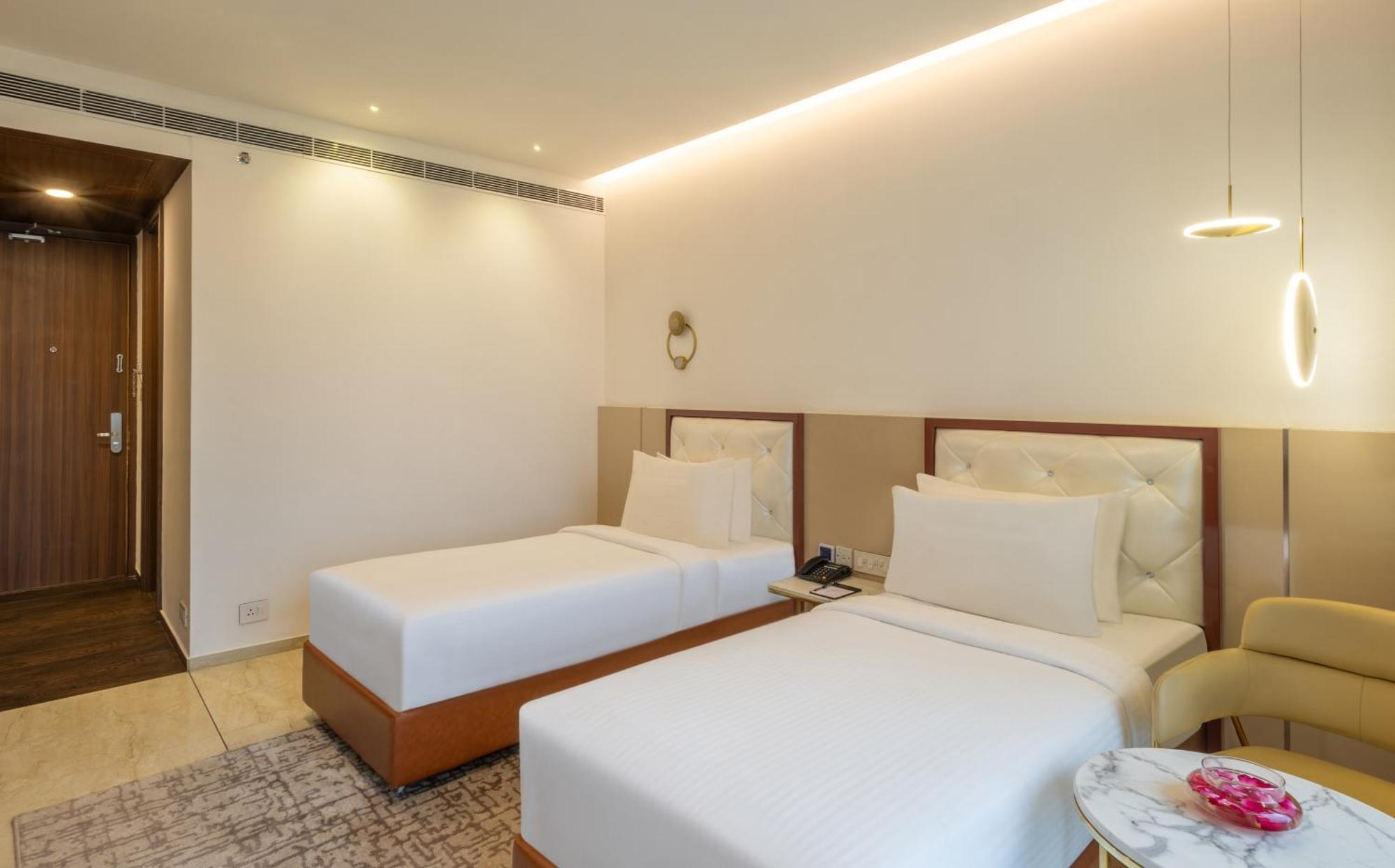 Fezinn Hotel - Best Wayanad Hotel In 2024 Kozhikode Luaran gambar